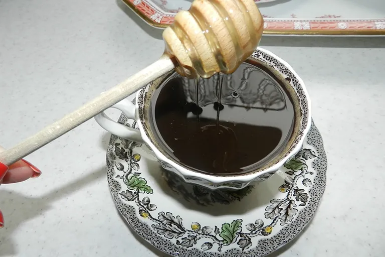 9 Healthier Sugar Alternatives for Your Coffee for a Tasty Drink