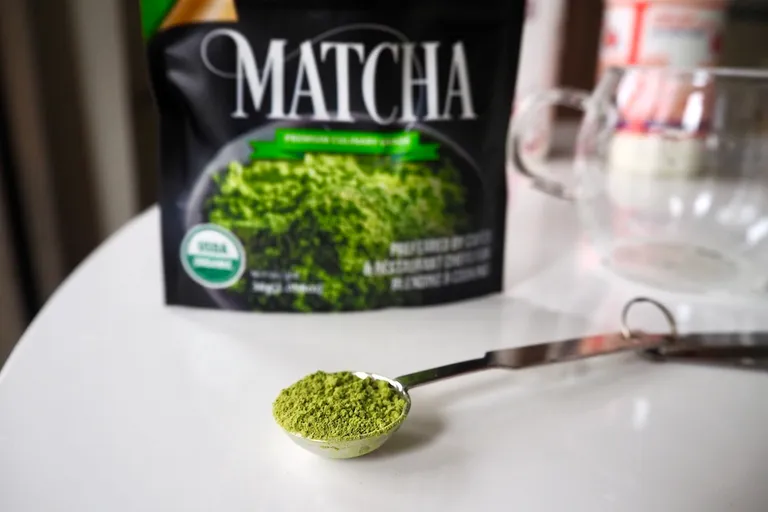Does Matcha Have Caffeine? Amount & FAQ