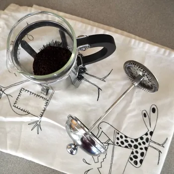 How to Clean a French Press in 6 Easy Steps (With Pictures)