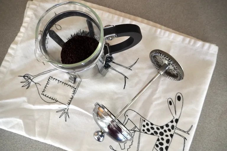 How to Clean a French Press in 6 Easy Steps (With Pictures)