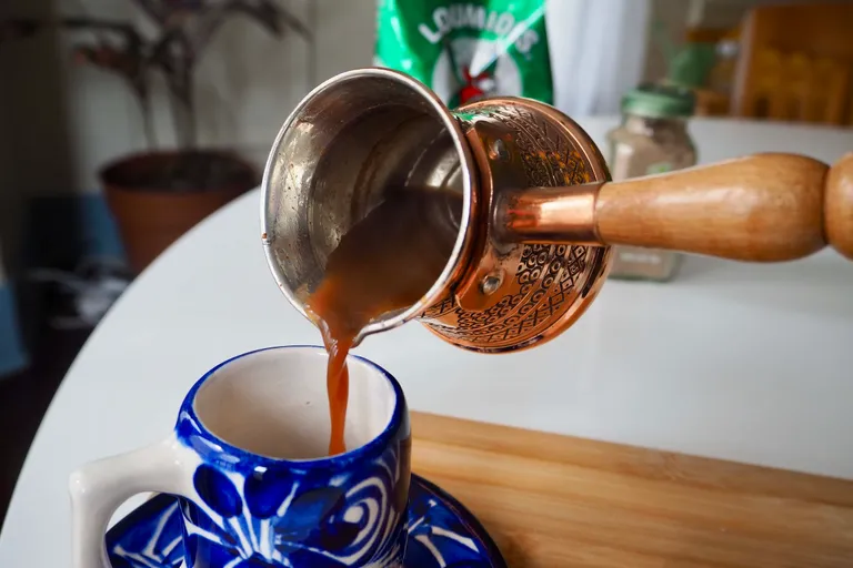 How to Make Arabic Coffee at Home (Easy Recipe)