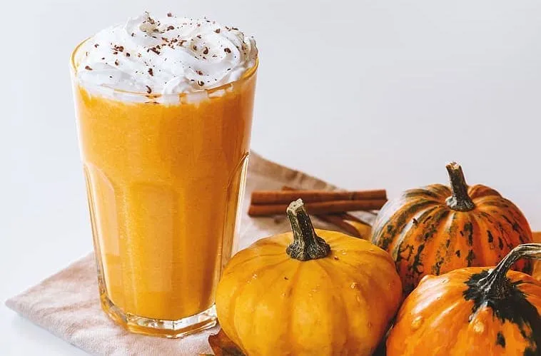 Homemade Pumpkin Spice Latte (Easy Recipe)
