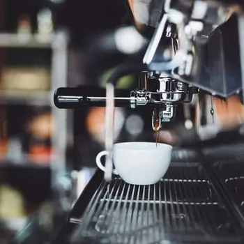 How Does an Espresso Machine Work? Full Guide & Brewing Tips