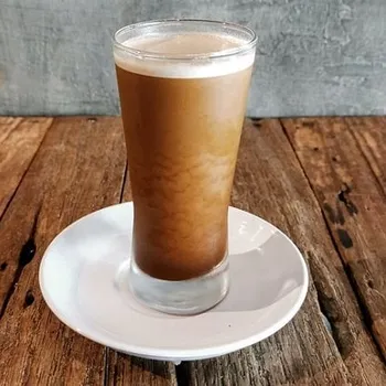 Nitro Coffee: A Guide About This Coffee Trend (With Recipe)