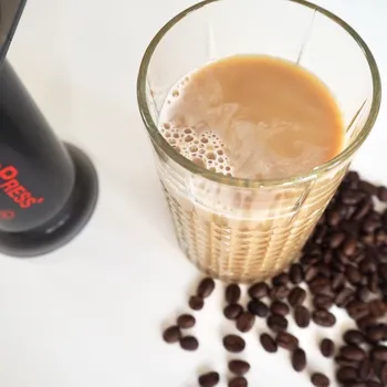 How to Make an AeroPress Latte (Easy Recipe)