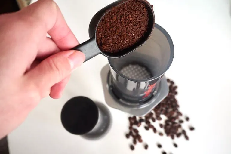 AeroPress Paper vs Metal Filters: Should You Switch?