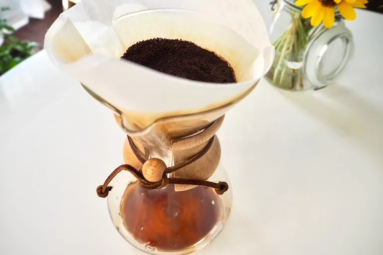 How to Use a Chemex to Make Tasty Coffee: Simple Steps & FAQ