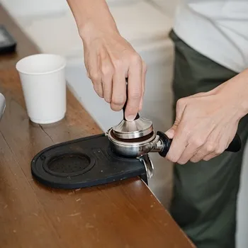 How to Tamp Espresso in 4 Steps (Expert Tips)