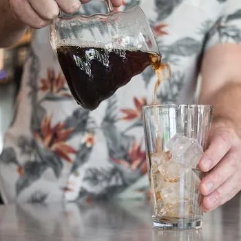 How to Make Amazing Iced Coffee at Home (2 Easy Recipes)