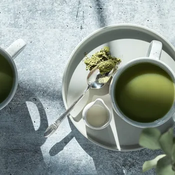 Keto Matcha Latte Recipe (Easy & Healthy)