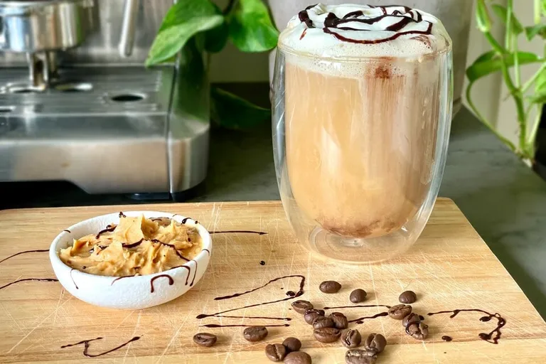 Easy Peanut Butter Coffee Recipe: A Tasty & Creamy Mix