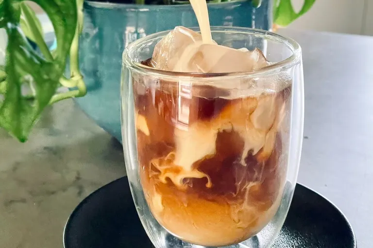 Easy Caramel Iced Coffee: Simple Recipe
