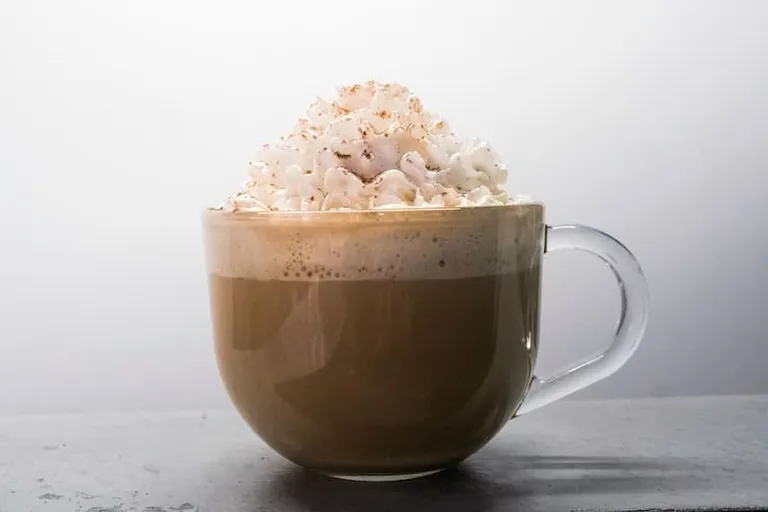 Homemade White Chocolate Mocha Recipe (Easy Steps)