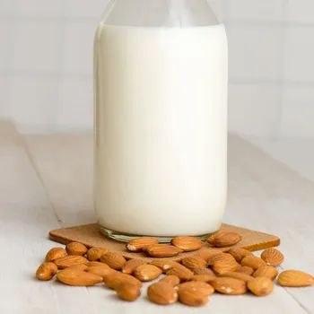 Almond Milk in Coffee: Flavors & Tips to Avoid Curdle