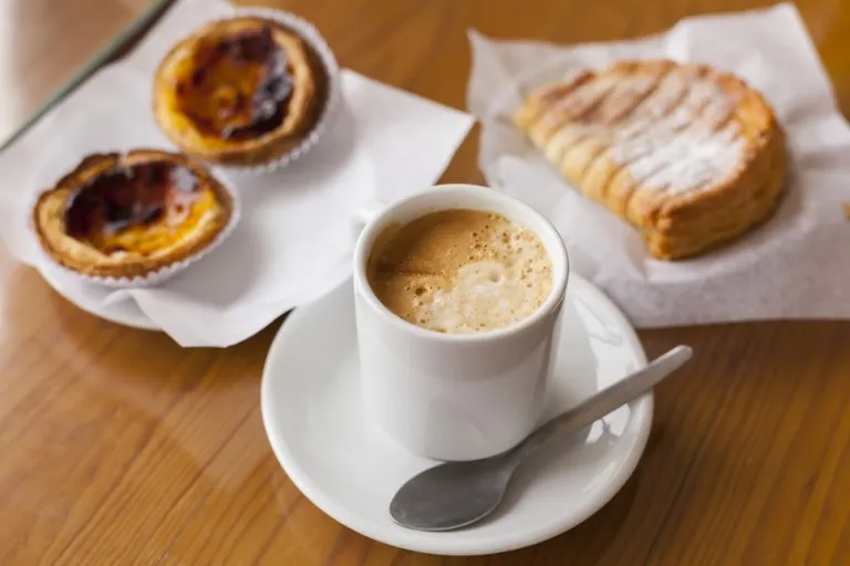 Portuguese Coffee Guide (With Authentic Galao Recipe)