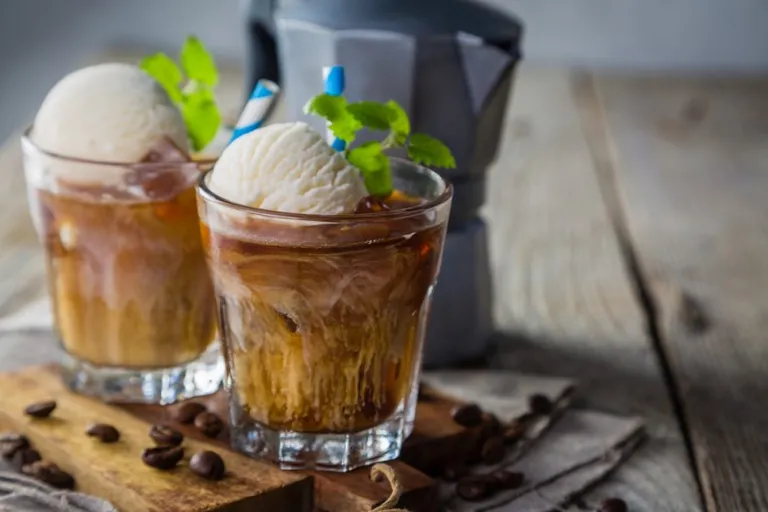 Ice Cream Coffee Punch Recipe (So Easy!)