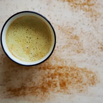 Turmeric Coffee: Health Benefits & Recipe!