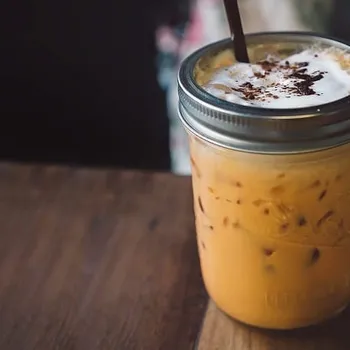How to Make Iced Coffee With Instant Coffee (Easy Recipe)