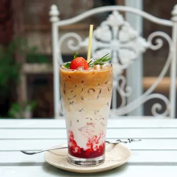 Iced Strawberry Latte Recipe (Refreshing & Easy!)
