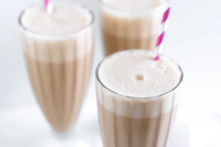 Homemade Frosted Coffee Recipe (Easy & Refreshing)