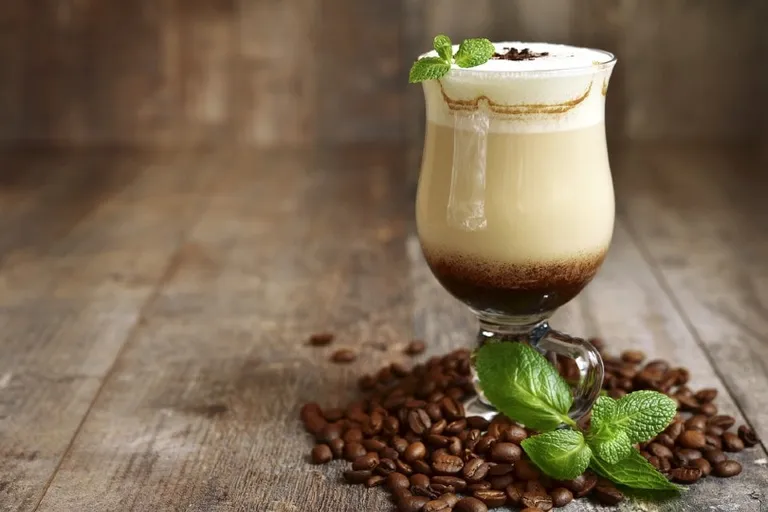 Refreshing Mint Latte Recipe (Unbelievably Easy!)