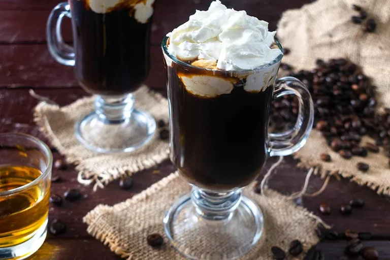10 Delicious After-Dinner Coffee Drinks (With Recipes)