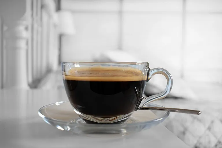 Can You Put Hot Coffee in Glass? Facts & Safety Tips