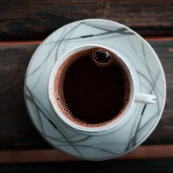 5 Best Coffee Substitutes in 2026: Healthy Alternatives that Taste Like Coffee