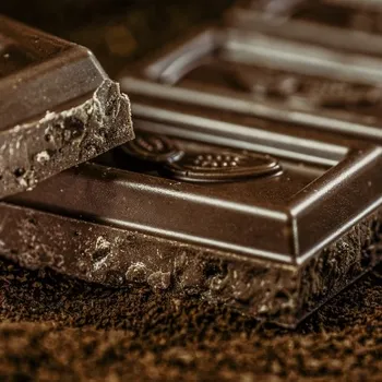 Does Dark Chocolate Have Caffeine? 2026 Breakdown