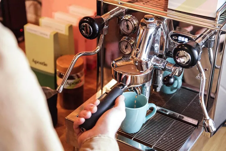 Dialing In Espresso: A Beginner’s Guide To Beans, Grinding & Machines