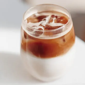 Easy Caramel Brulee Latte Recipe (Sweet & Delicious)