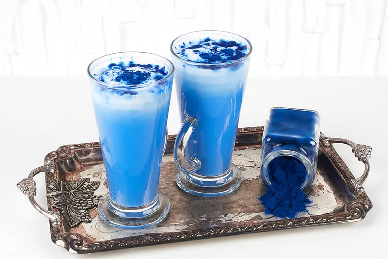 Blue Algae Latte Recipe (Easy & Stunning)