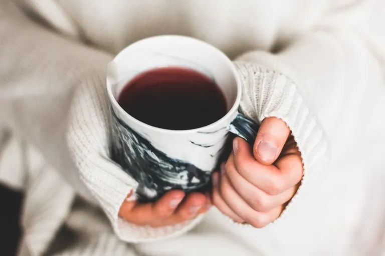 What Is a Safe Amount of Caffeine Per Day? Risks & Benefits