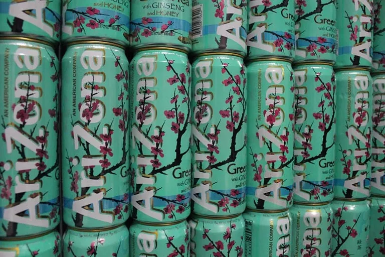 How Much Caffeine is in Arizona Green Tea? Detailed Breakdown