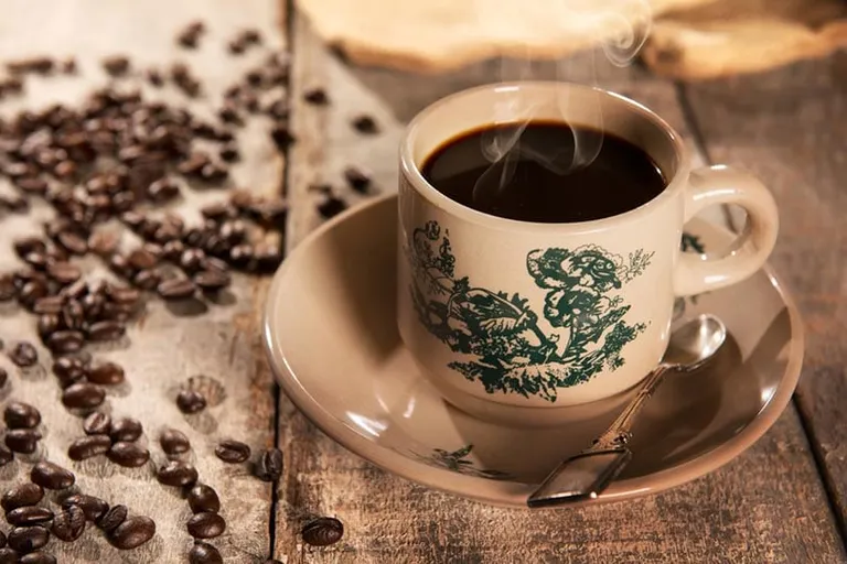 Singapore Coffee Culture: Ordering Tips, Flavors & History