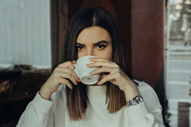 What's the Recommended Daily Caffeine Intake for Women? Facts & FAQ