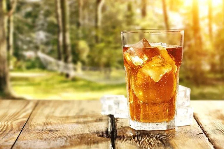 How Much Caffeine is in Sweet Tea? Facts & Comparison
