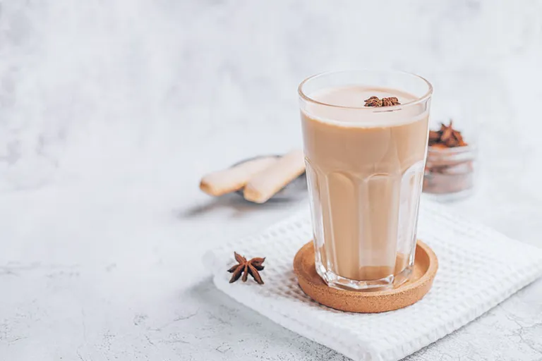 How To Make a Chai Tea Latte at Home (Easy Recipe)