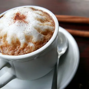 How to Make a Cinnamon Crunch Latte at Home: Easy Recipe
