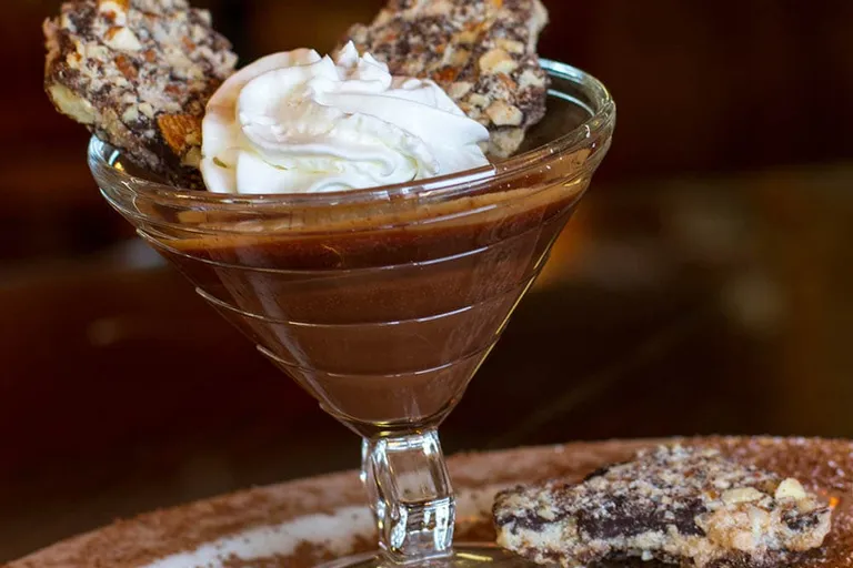 Candy Bar Latte Recipe: Easy & Decadent Treat