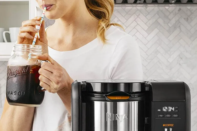 10 Best Coffee Makers in Canada: 2026 Reviews & Top Picks
