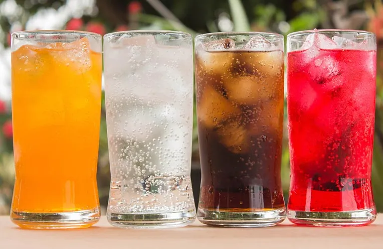 Caffeinated Sparkling Water: 13 Top Brands & Caffeine Content