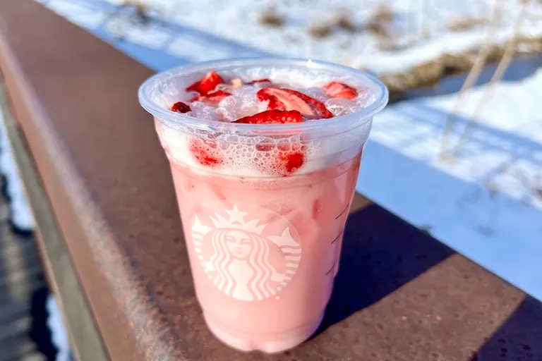 Does the Starbucks Pink Drink Have Caffeine? 2026 Overview