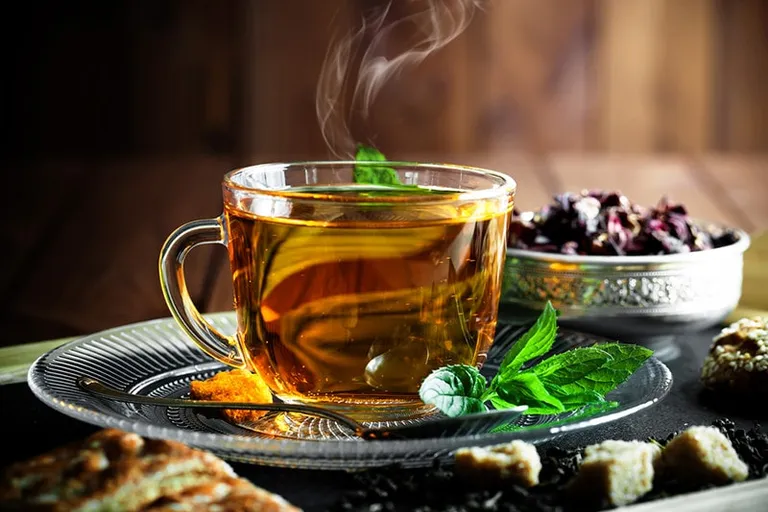 How Much Caffeine Is in Herbal Tea? 2026 Breakdown