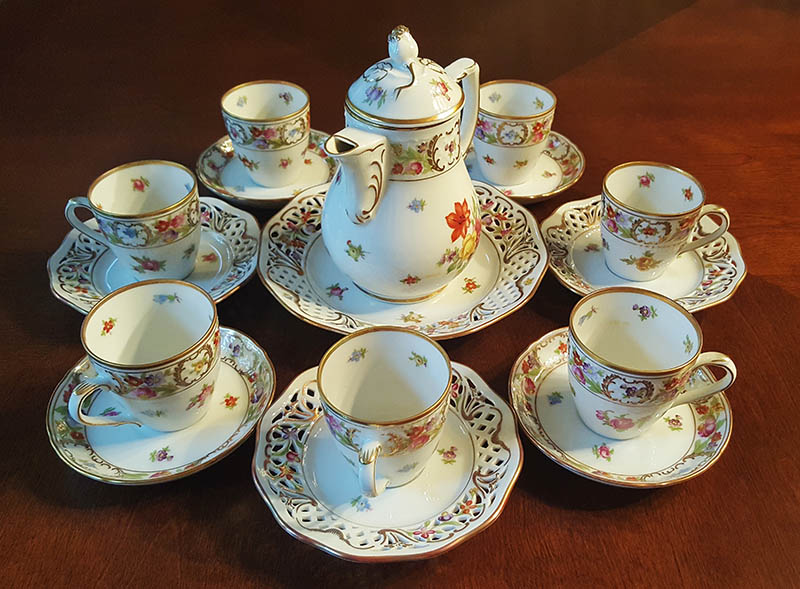 fine chinaware pieces