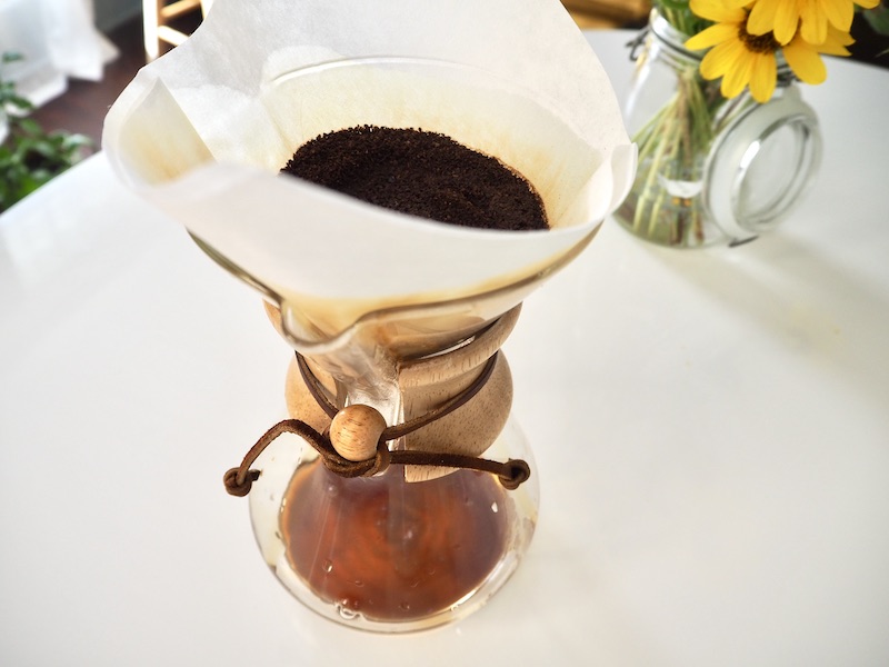 Chemex coffee maker brewing