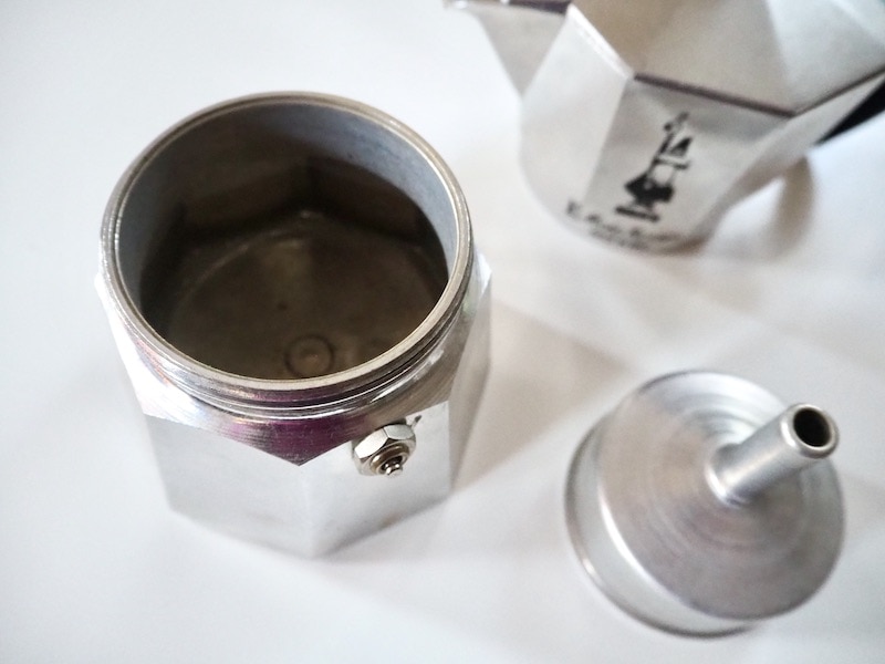 Moka pot cleaning