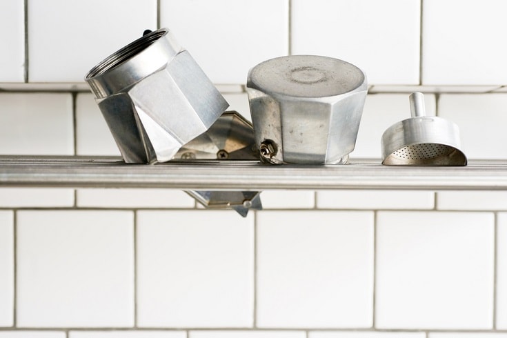 Clean moka pot