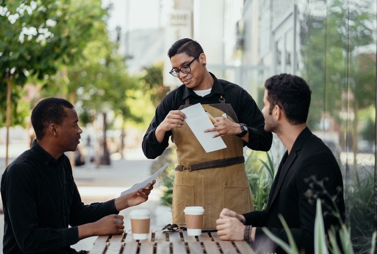 barista doing customer service