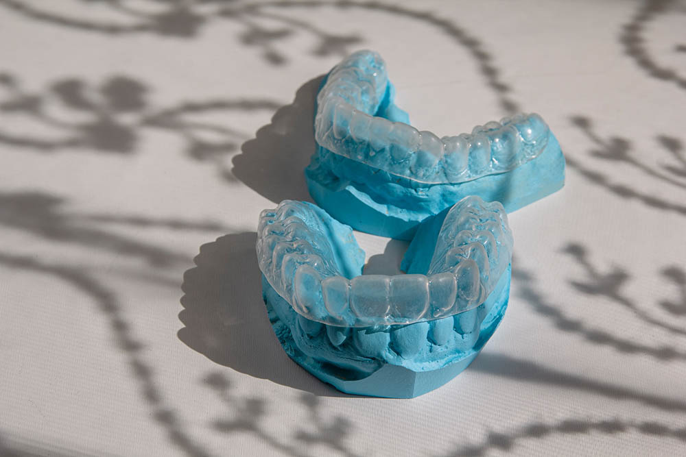 invisalign on a denture sample